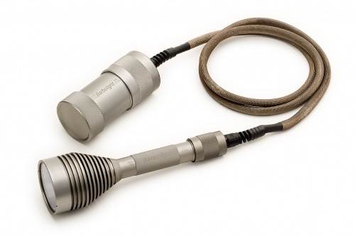 WholeFire XHP70 Lampe de Poche de Plongée Sous-marine 10000 Lumens, 50m